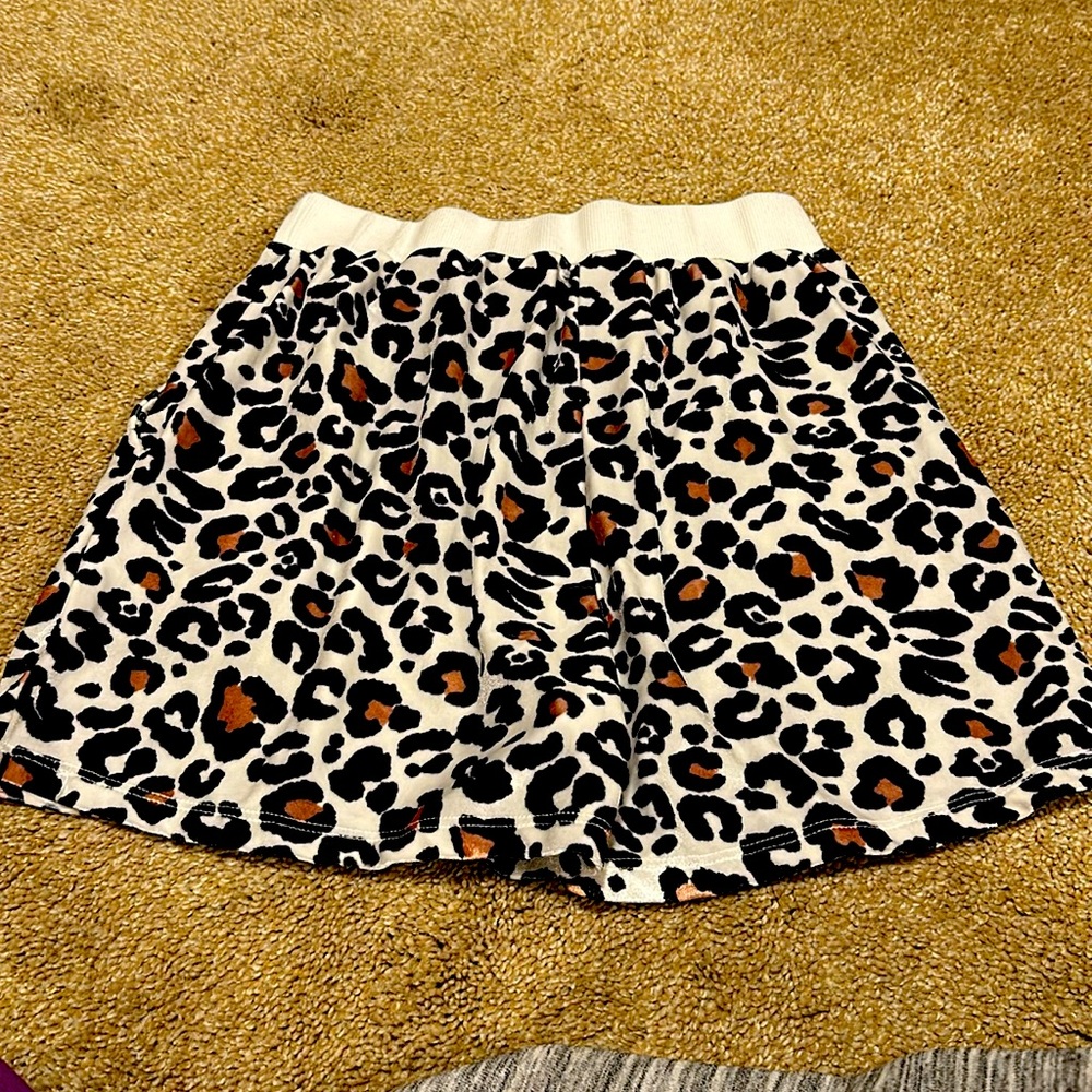 Shorts - Picture 3 of 5